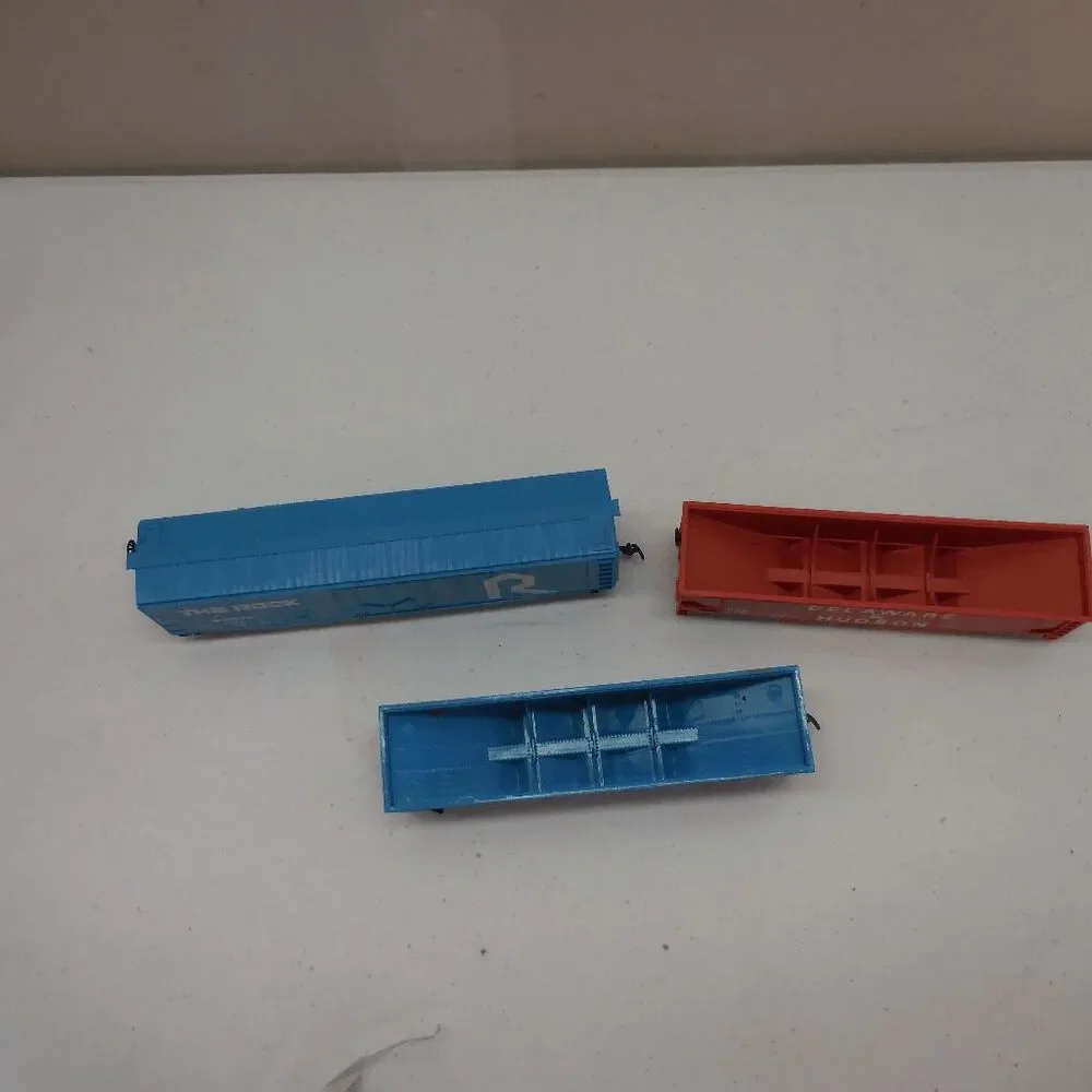 Bachmann Trains Damaged Cards, need‎ Wheels replaced/repaired on each